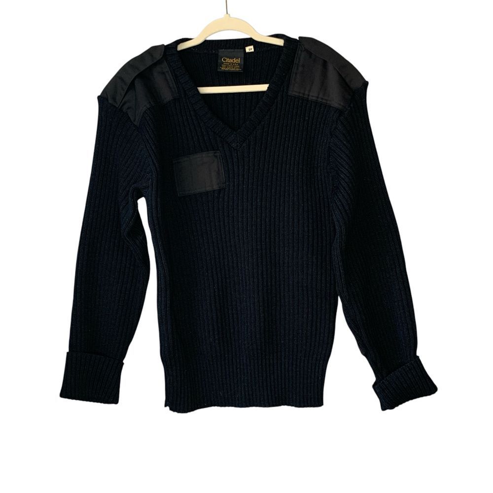 Citadel black wool ribbed knit vneck military style patch sweater.‎ Size XL